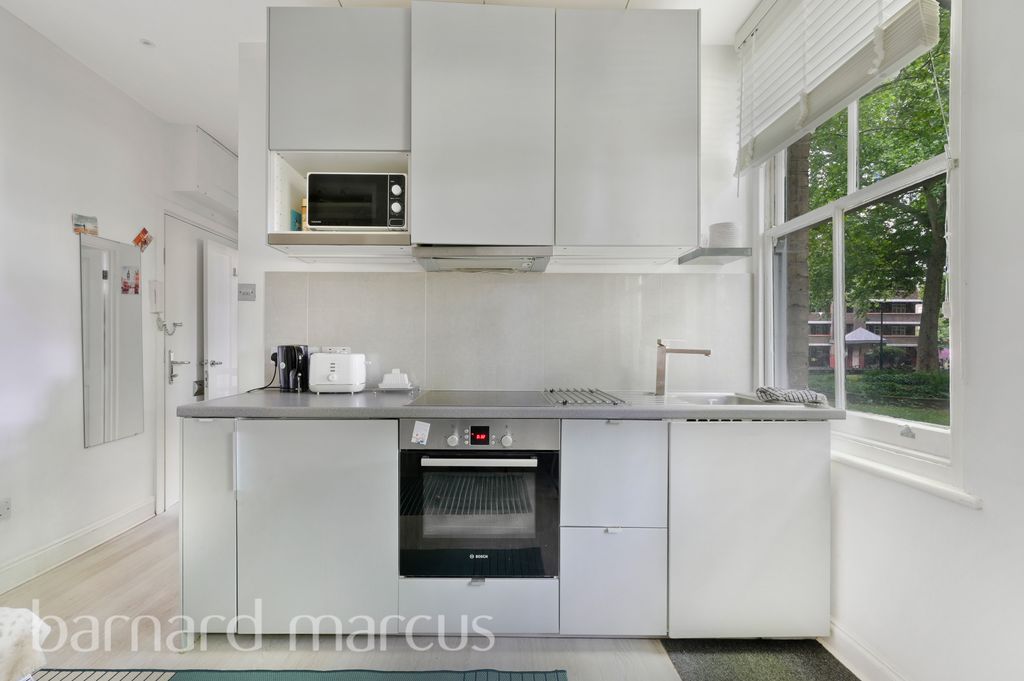 Property photo 1 of 8 Kitchen
