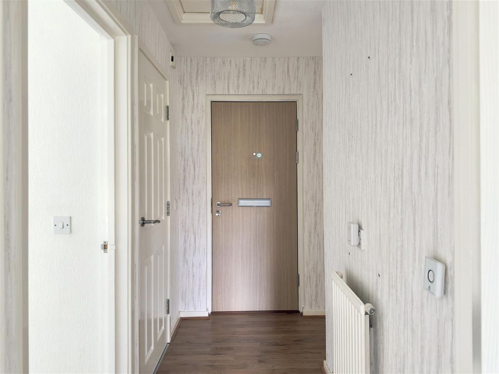Property photo 2 of 19 Hallway