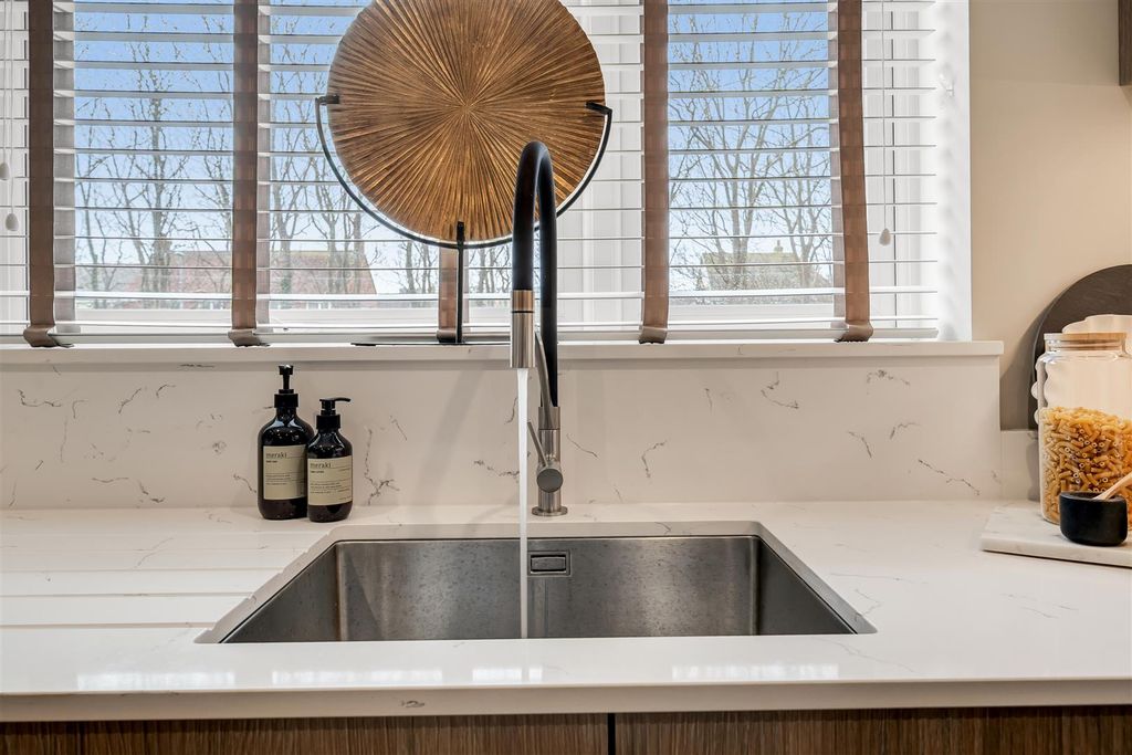 Property photo 2 of 18 Dsc01274.Jpg