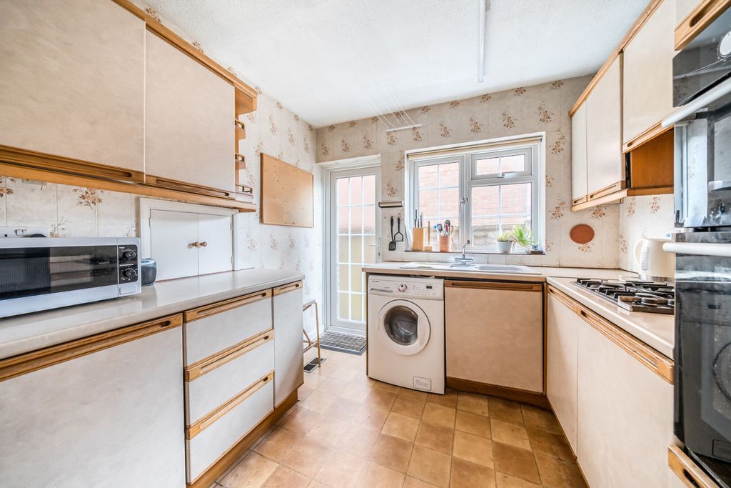 Property photo 2 of 16 Kitchen