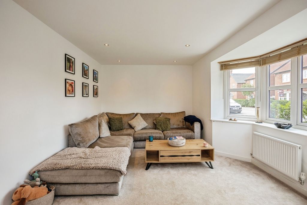 Property photo 3 of 20 Pbox-Img.Jpg