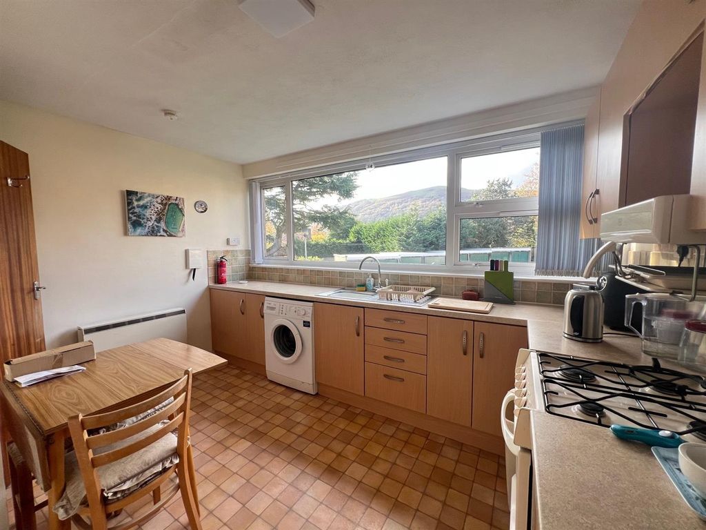 Property photo 2 of 18 Kitchen 2.Jpg