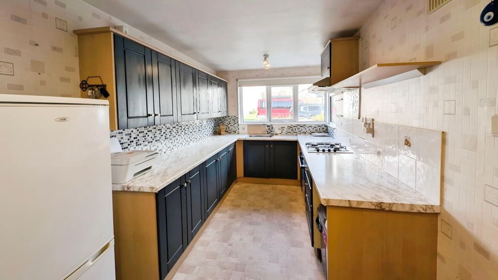 Property photo 2 of 13 801F4046-Pxl_20250312_155322171.Jpg