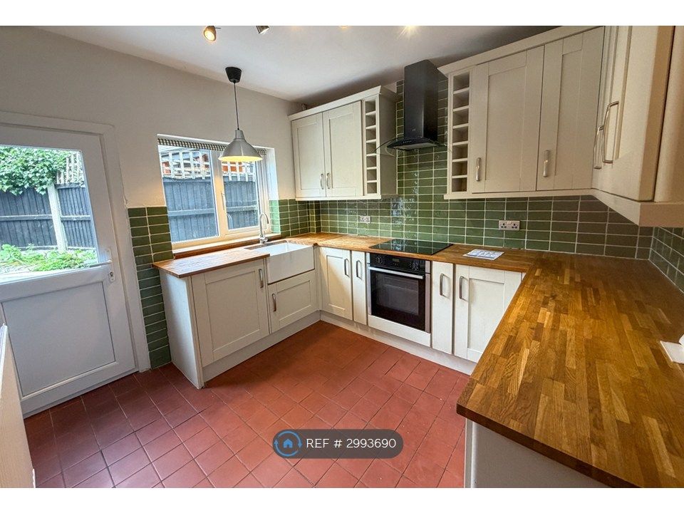 Property photo 2 of 15 Kitchen