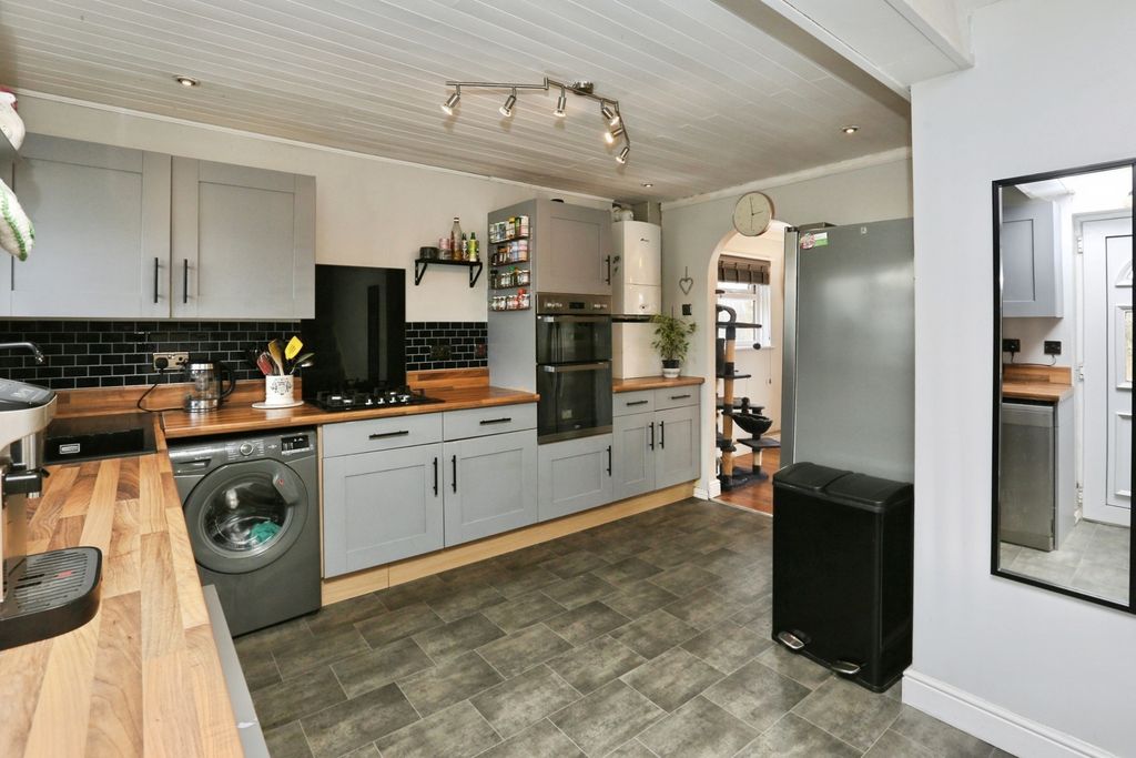 Property photo 2 of 20 Pbox-Img.Jpg