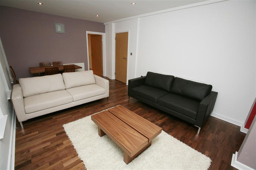 Property photo 2 of 9 Lounge