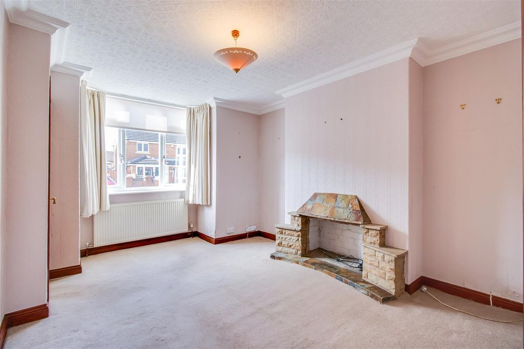 Property photo 3 of 13 Living Room