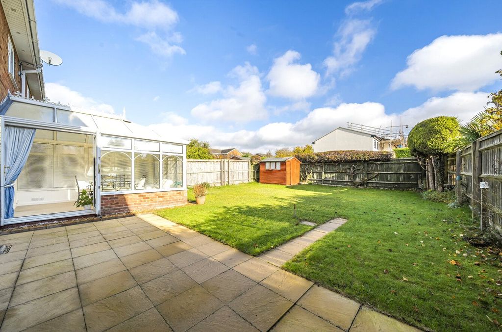 Property photo 2 of 18 Picture No. 12