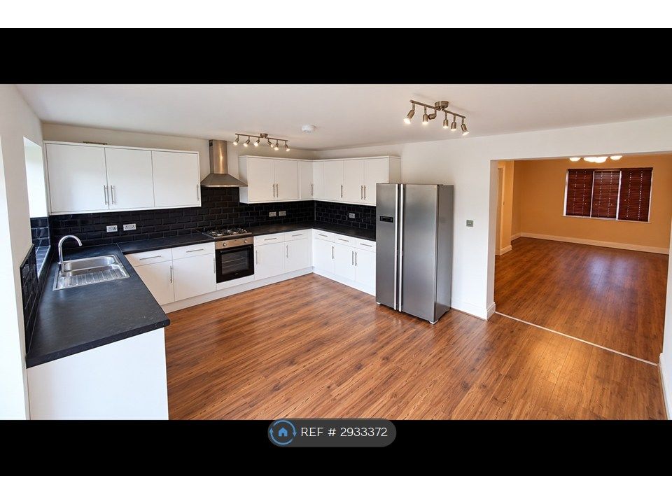 Property photo 3 of 15 Kitchen - View 1