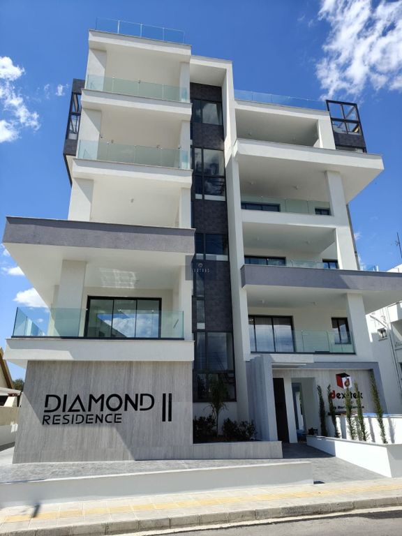 Property photo 2 of 40