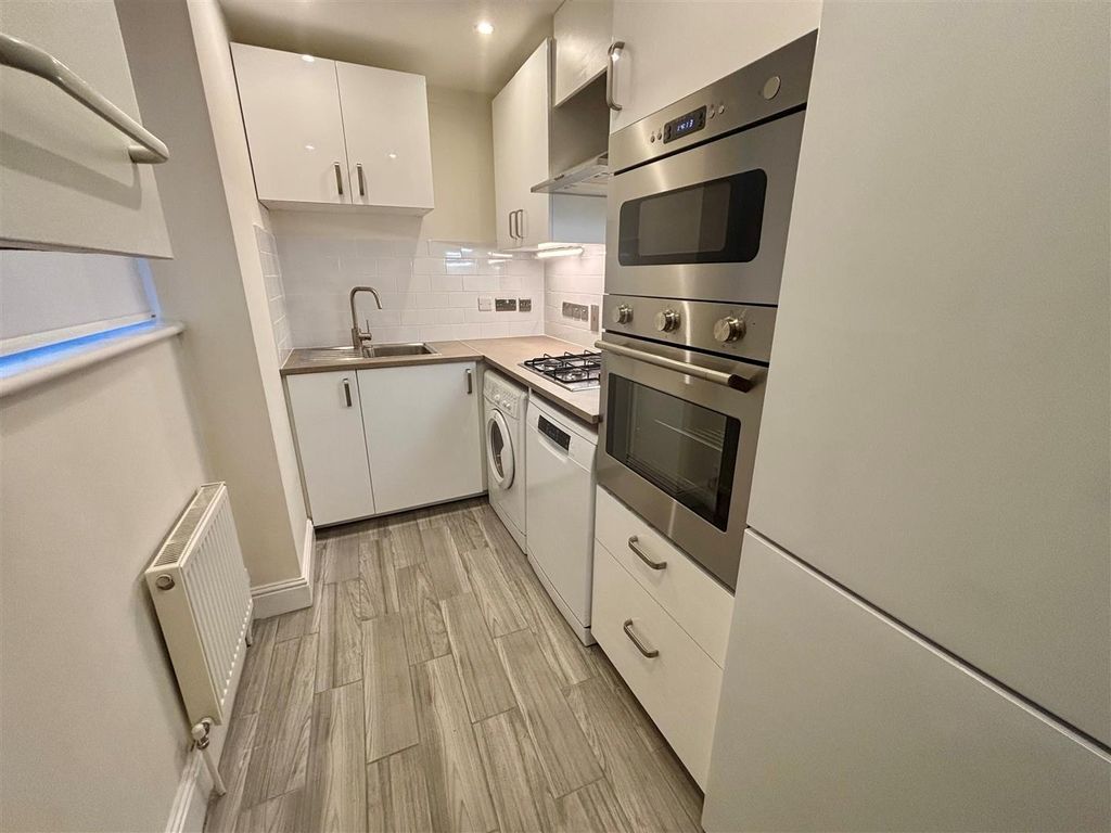 Property photo 3 of 8 Kitch.Jpg