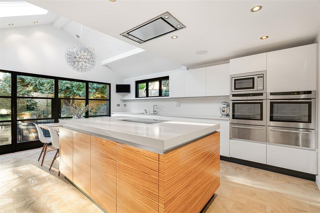 Property photo 3 of 57 64_68839.Jpg