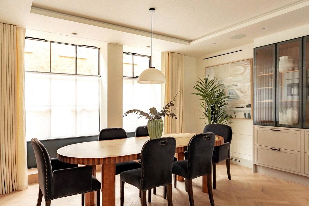 Property photo 3 of 19 Dining