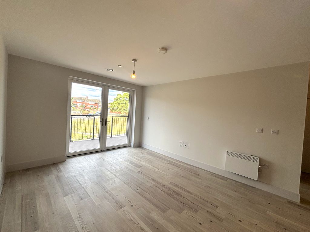 Property photo 3 of 11 Living Room