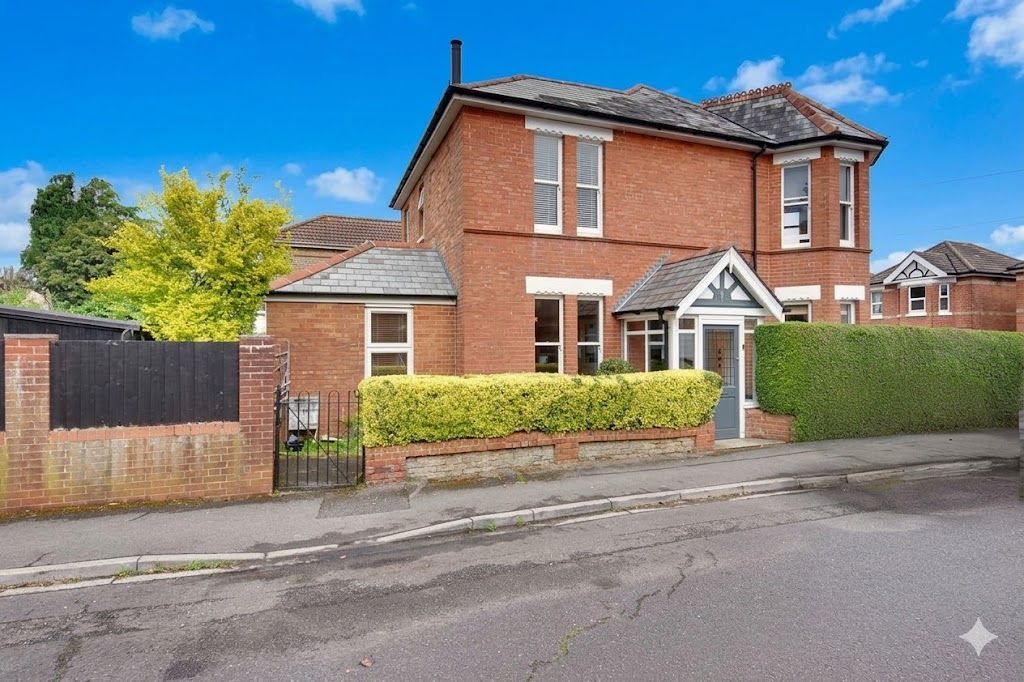 Property photo 1 of 23