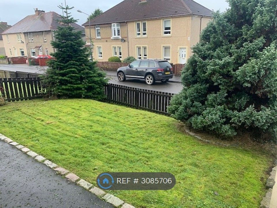 Property photo 2 of 33 Front Garden