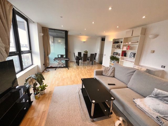 Property photo 3 of 12