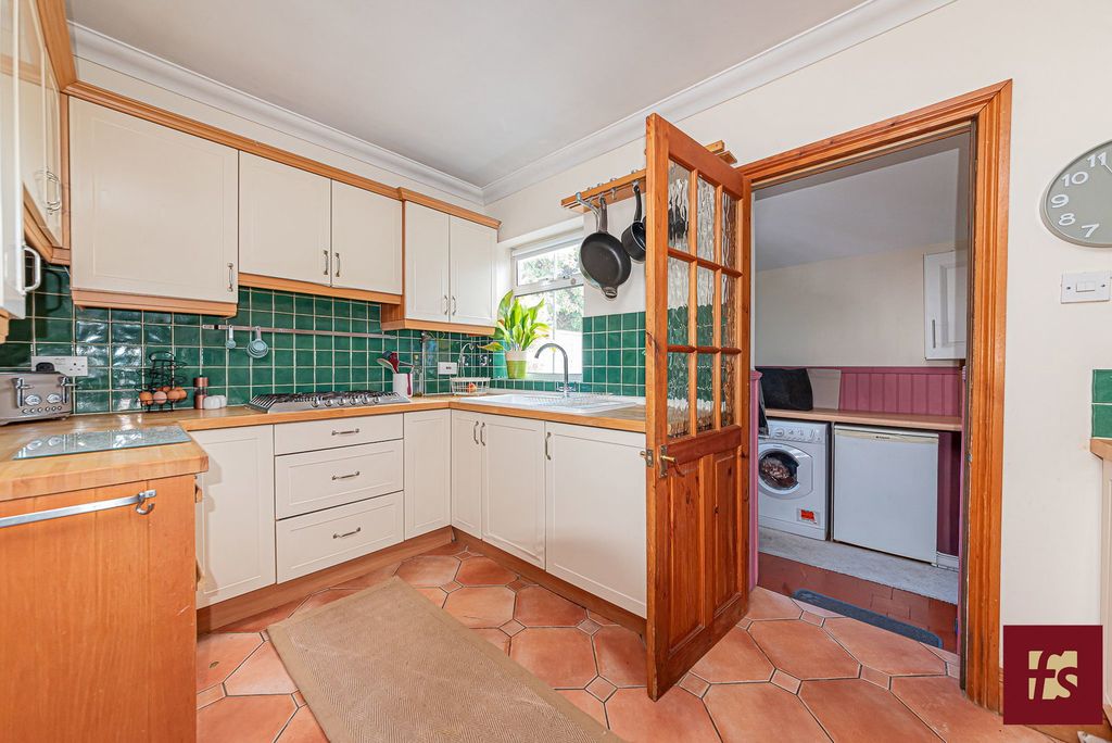 Property photo 2 of 21