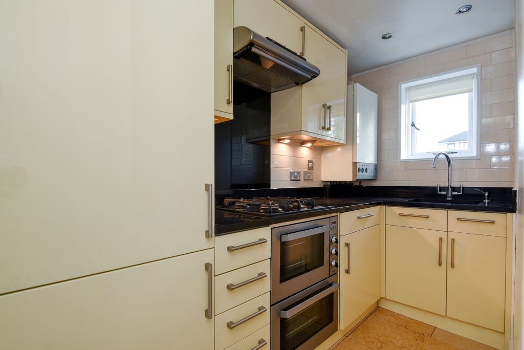 Property photo 3 of 6 6