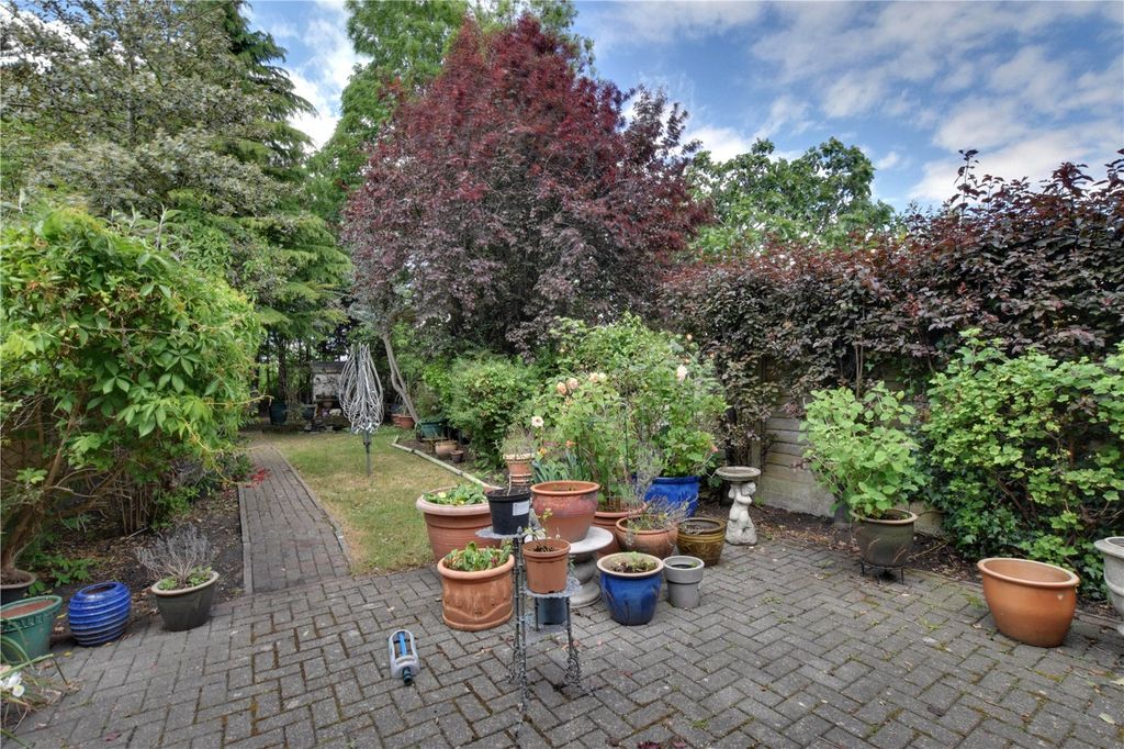 Property photo 2 of 18 Picture No. 11