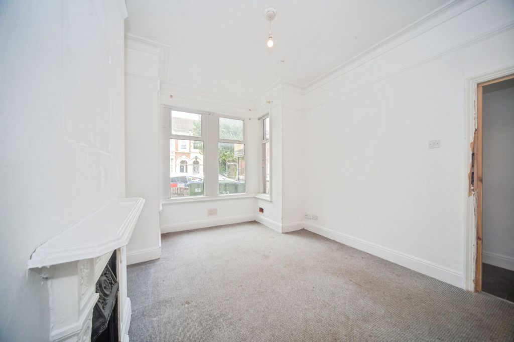 Property photo 2 of 16 Pbox-Img.Jpg