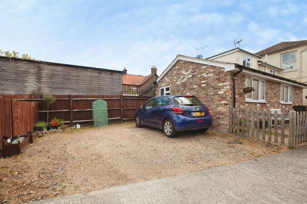 Property photo 2 of 14