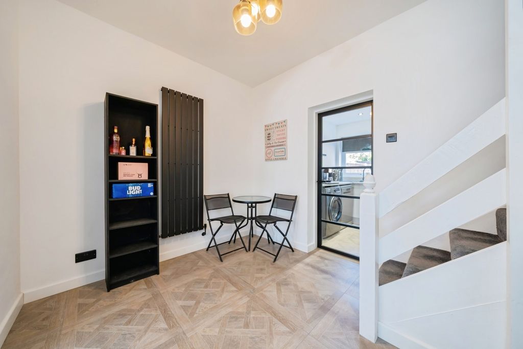Property photo 3 of 14 Dining Room