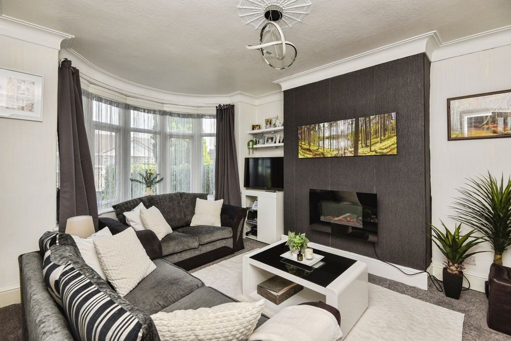Property photo 3 of 20 Pbox-Img.Jpg