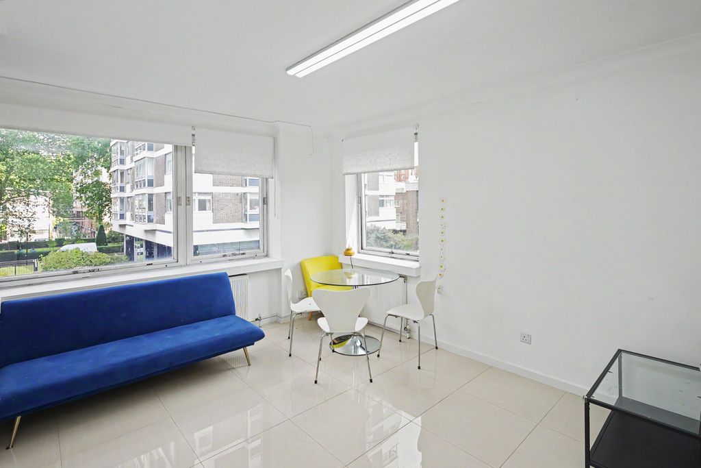 Property photo 3 of 11 Flat 14, Coniston Court, Kendal Street, St George Fields, Paddington, London, W2 2An