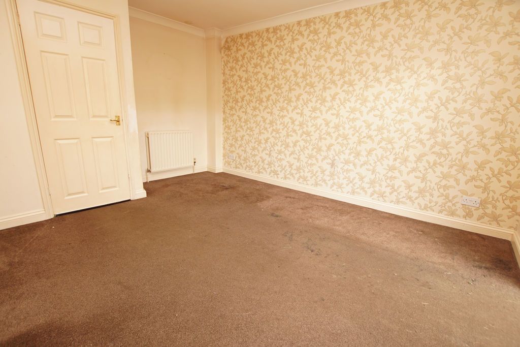 Property photo 3 of 9 Lounge/Dining Room