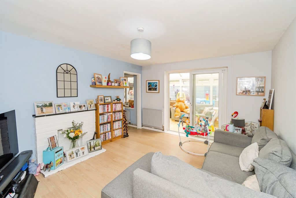 Property photo 3 of 17