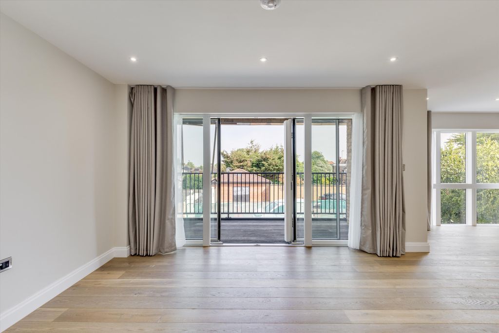 Property photo 1 of 17 Image