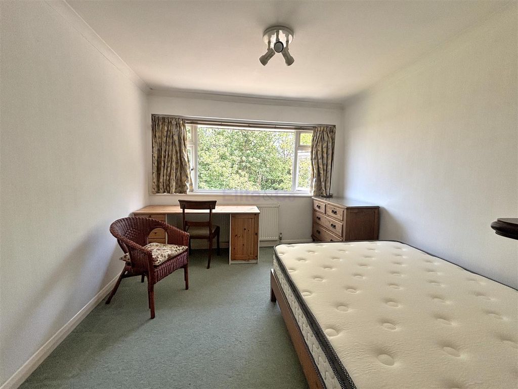 Property photo 1 of 12 Bedroom