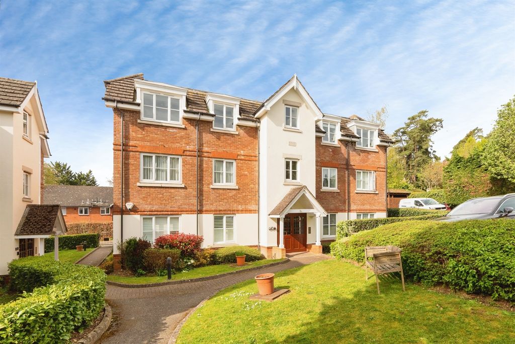 Property photo 1 of 12