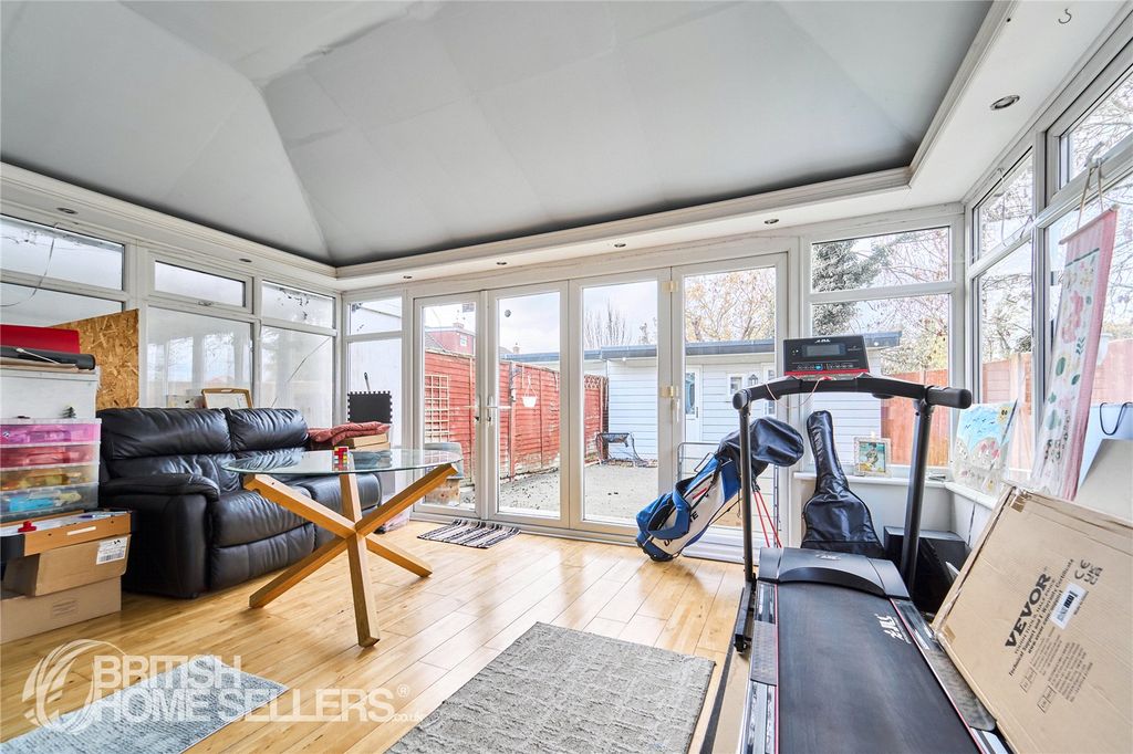 Property photo 2 of 32 Picture No. 13