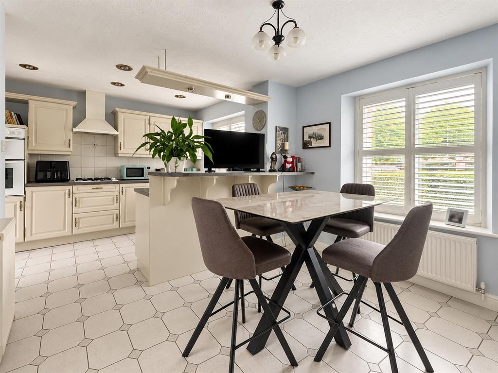 Property photo 3 of 24 6c8287B0-562F-4E82-Aa11-272744Ece78B.Png