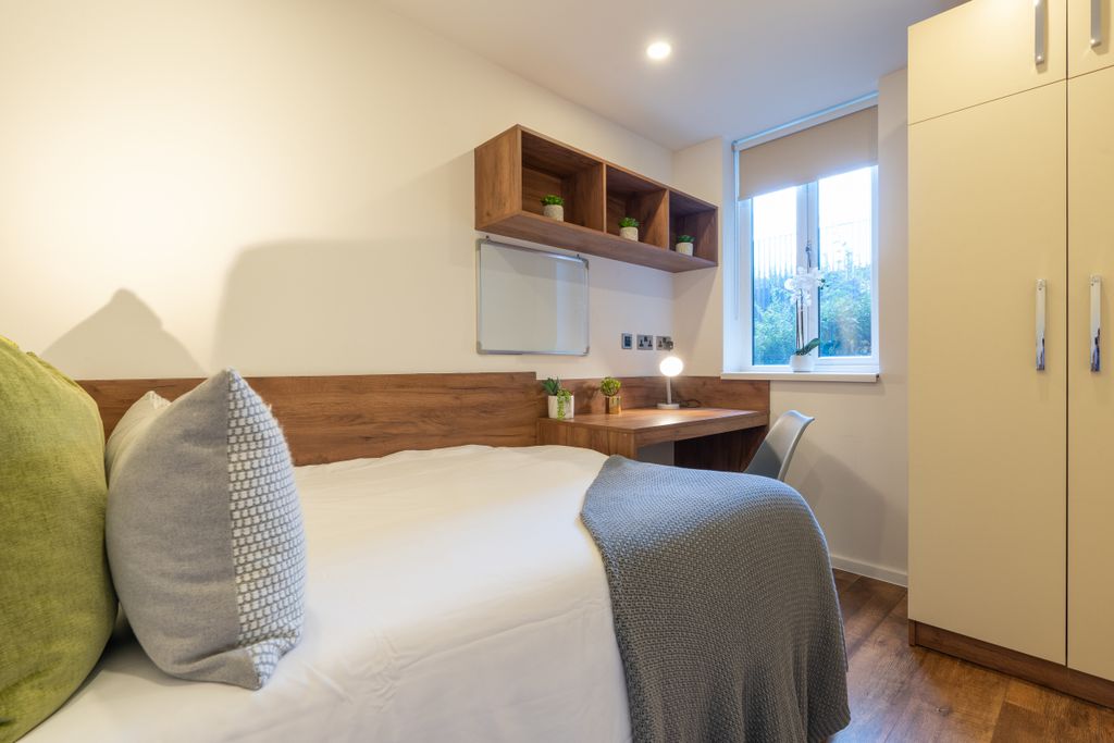 Property photo 2 of 16 Jesmond View Block B Flat 4 Bedroom 1