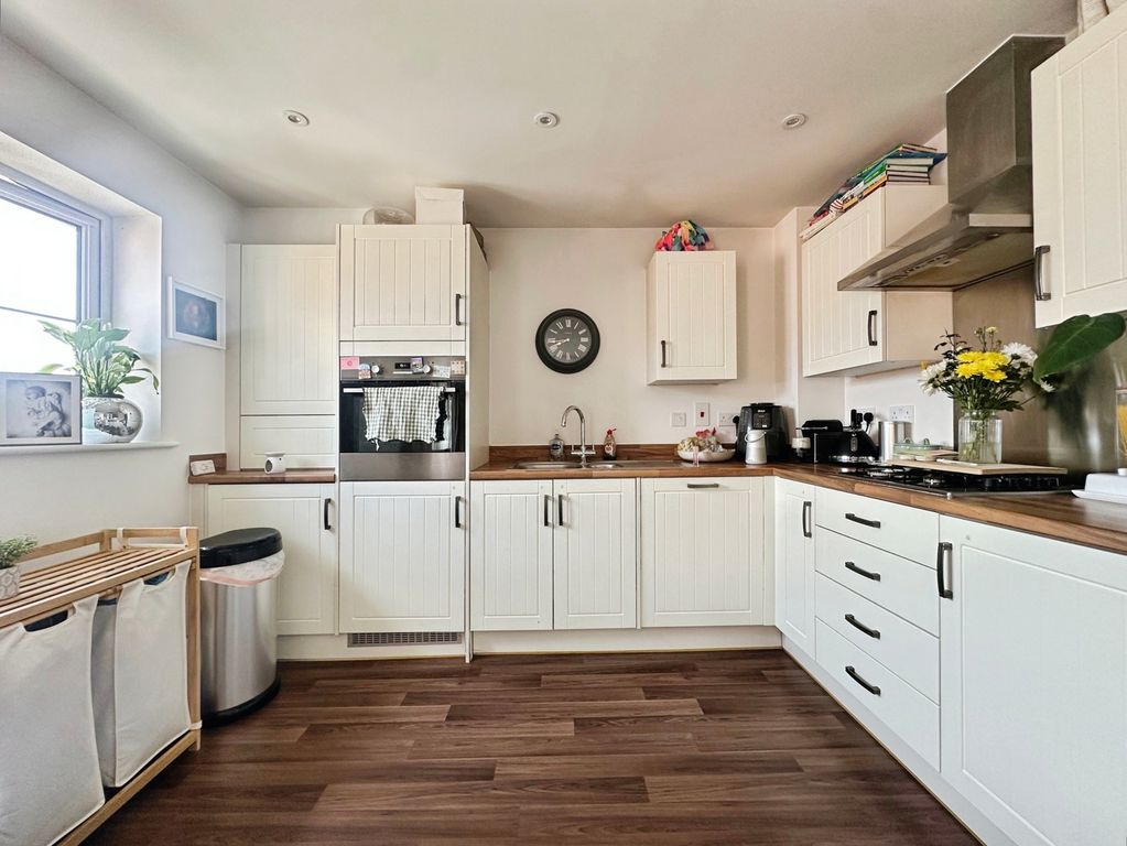 Property photo 2 of 11 Pbox-Img.Jpg