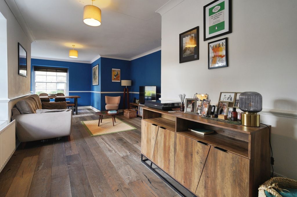 Property photo 1 of 23 Living Room