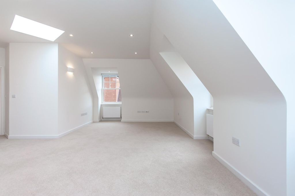 Property photo 1 of 8 Reception Room