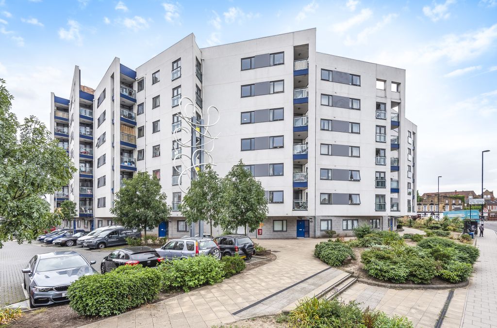 Property photo 1 of 11