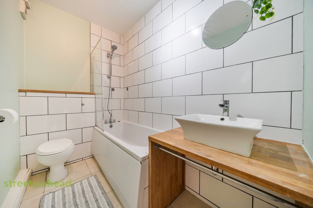 Property photo 2 of 12 50c88A7A-c2B4-440...
