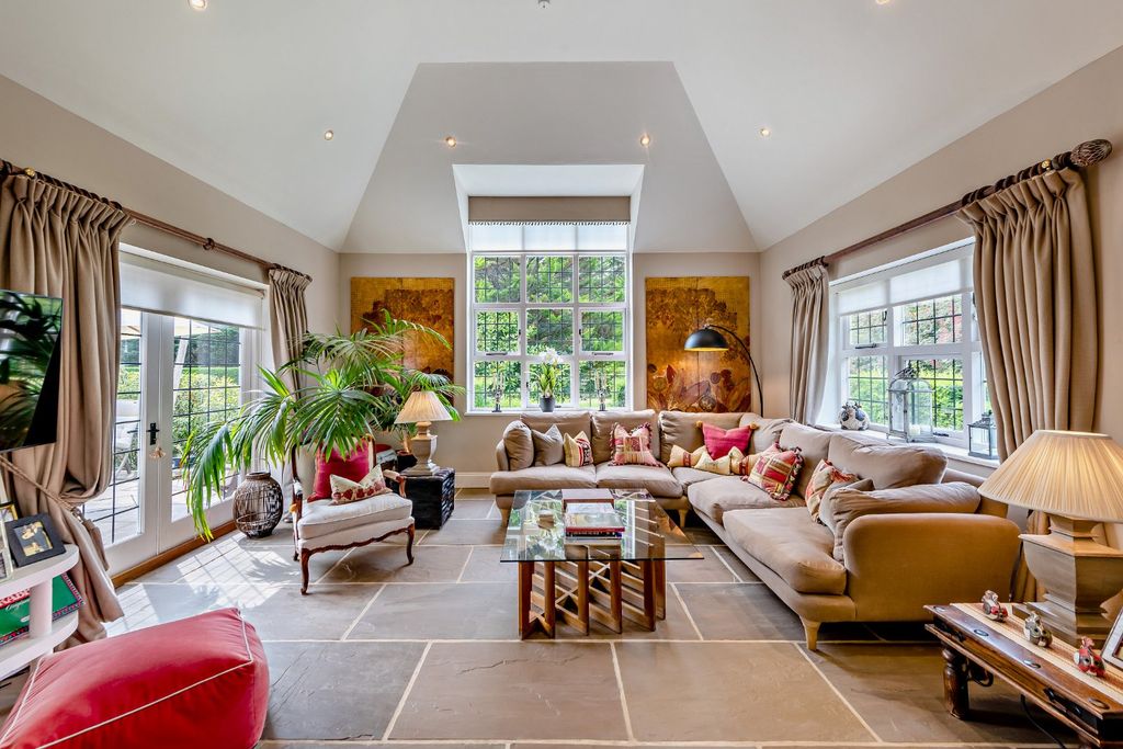 Property photo 3 of 17 Picture No. 14