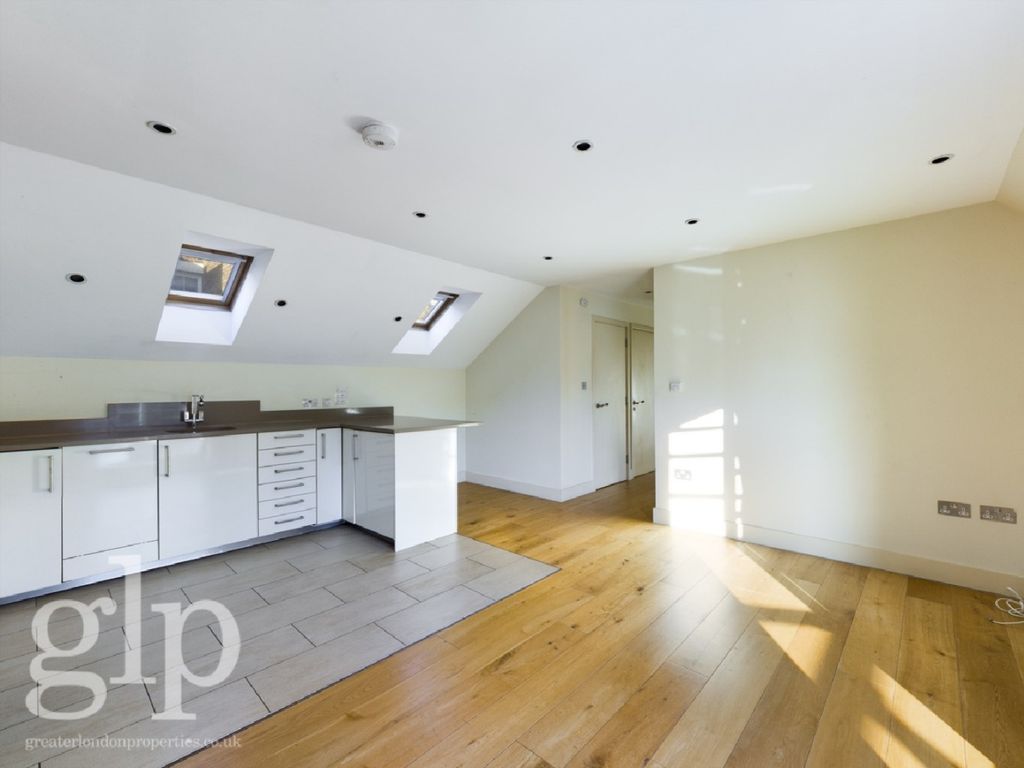 Property photo 3 of 9 1208615