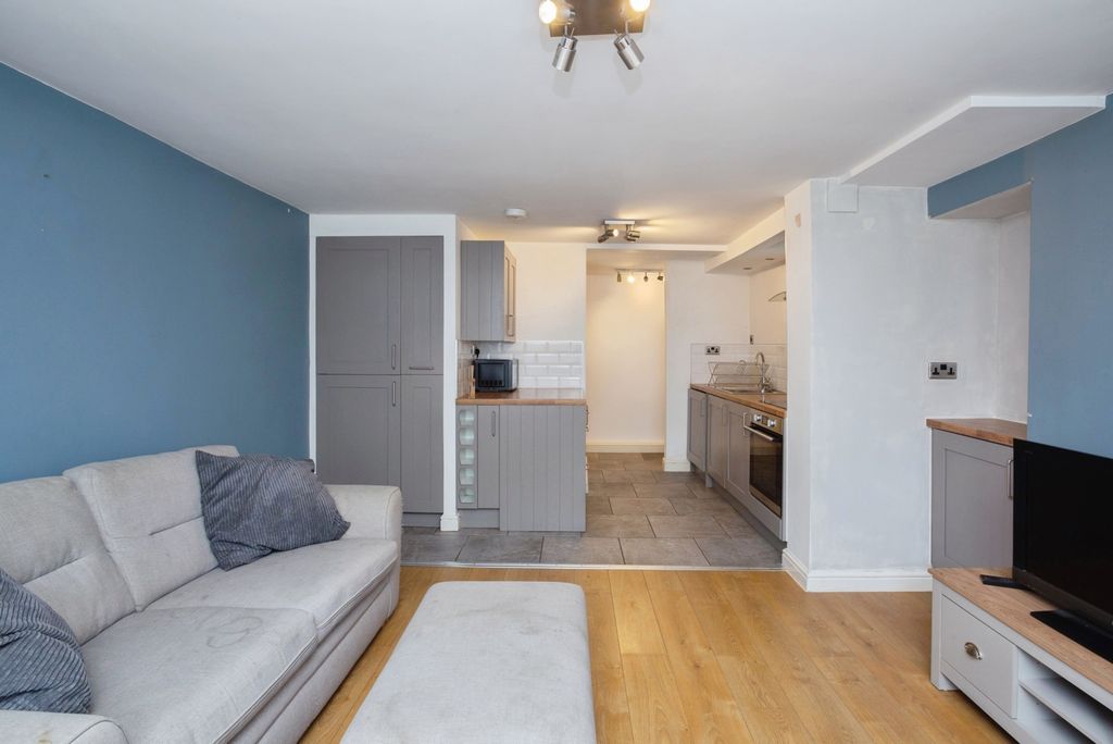 Property photo 3 of 16 Photo