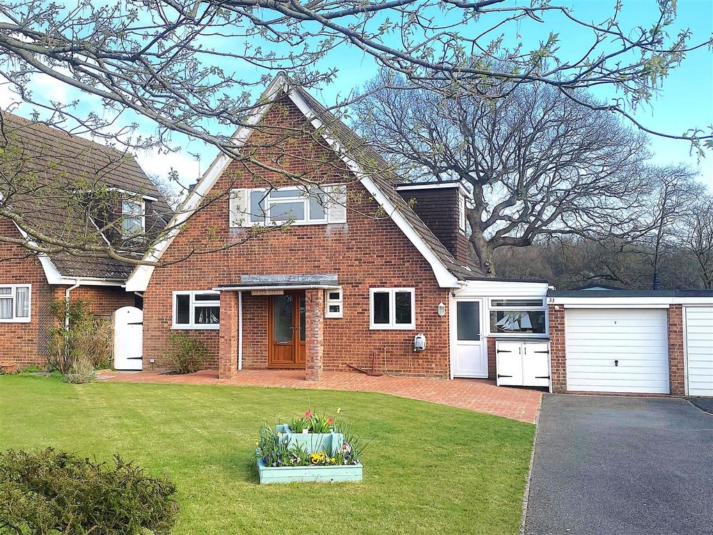 Property photo 1 of 24 33 Eastergate - Front.Jpg