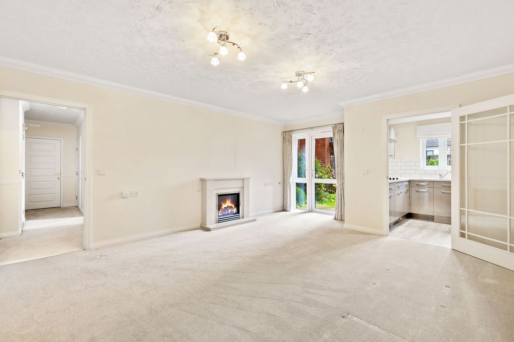 Property photo 2 of 11