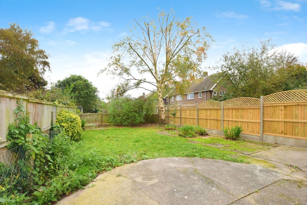 Property photo 3 of 9 Garden