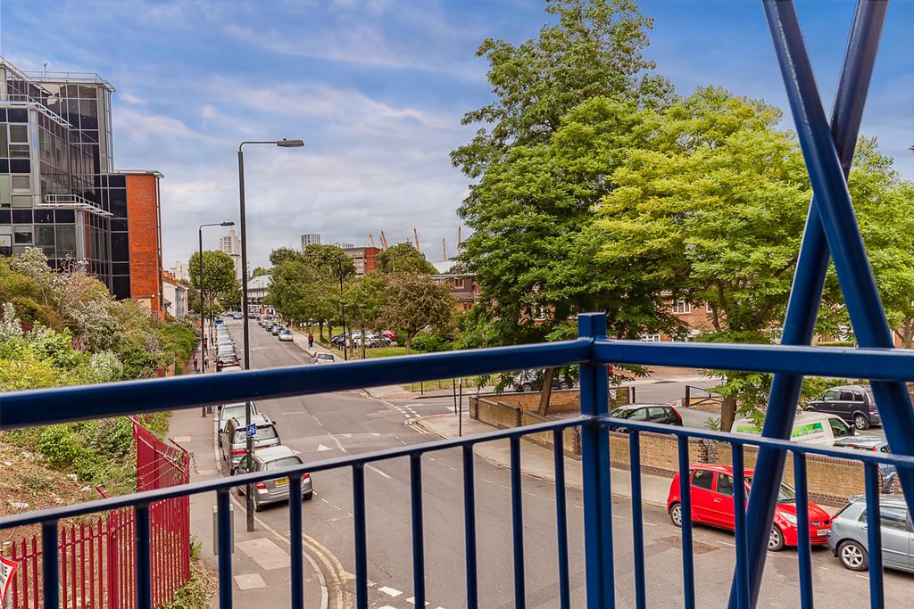 Property photo 2 of 10 Balcony