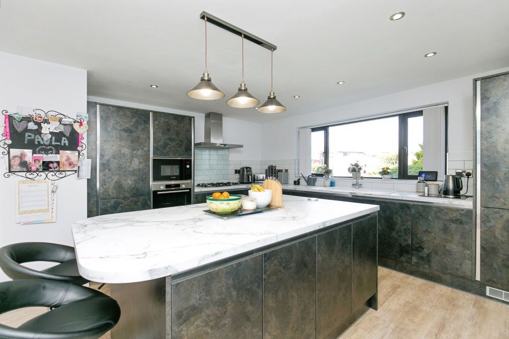 Property photo 2 of 17 Pbox-Img.Jpg